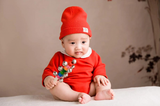 汉中宝宝几个月戴银手镯好 汉中宝宝几个月戴银手镯好